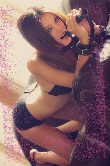 Mon regard te défie. Vas-tu me dompter ou te laisser dévorer ? sexe partie baise soumise provocante